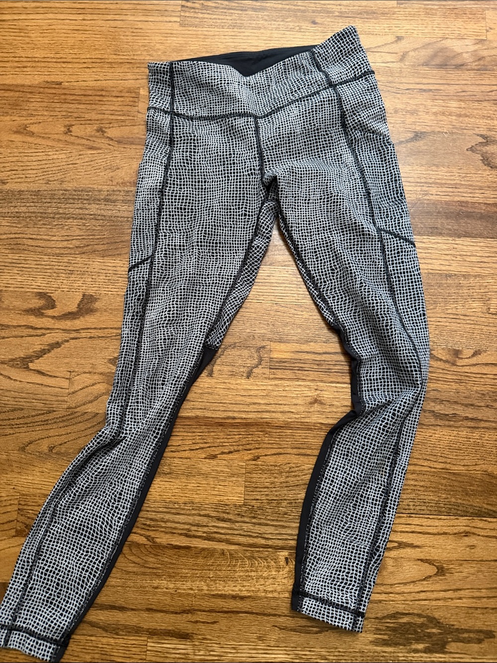 Lulelemon women’s work out pants